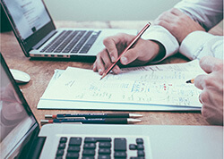 Invite Lindsey to Your Event Invite Lindsey to Your Event